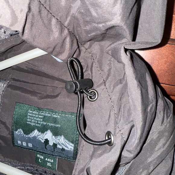 Fishing coat - NEW - Picture 8 of 9